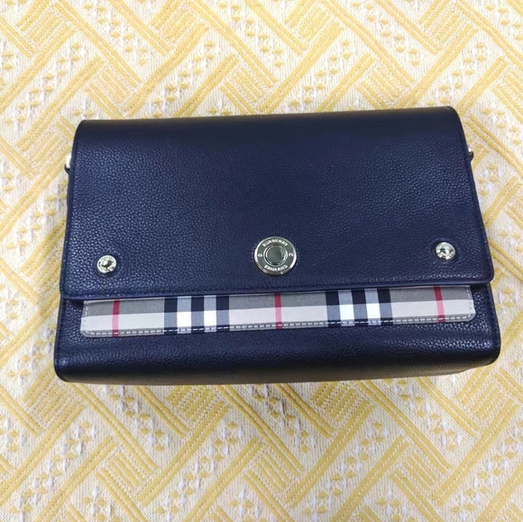 BURBERRY Hackberry leather cross-body bag - Picture 1 of 7